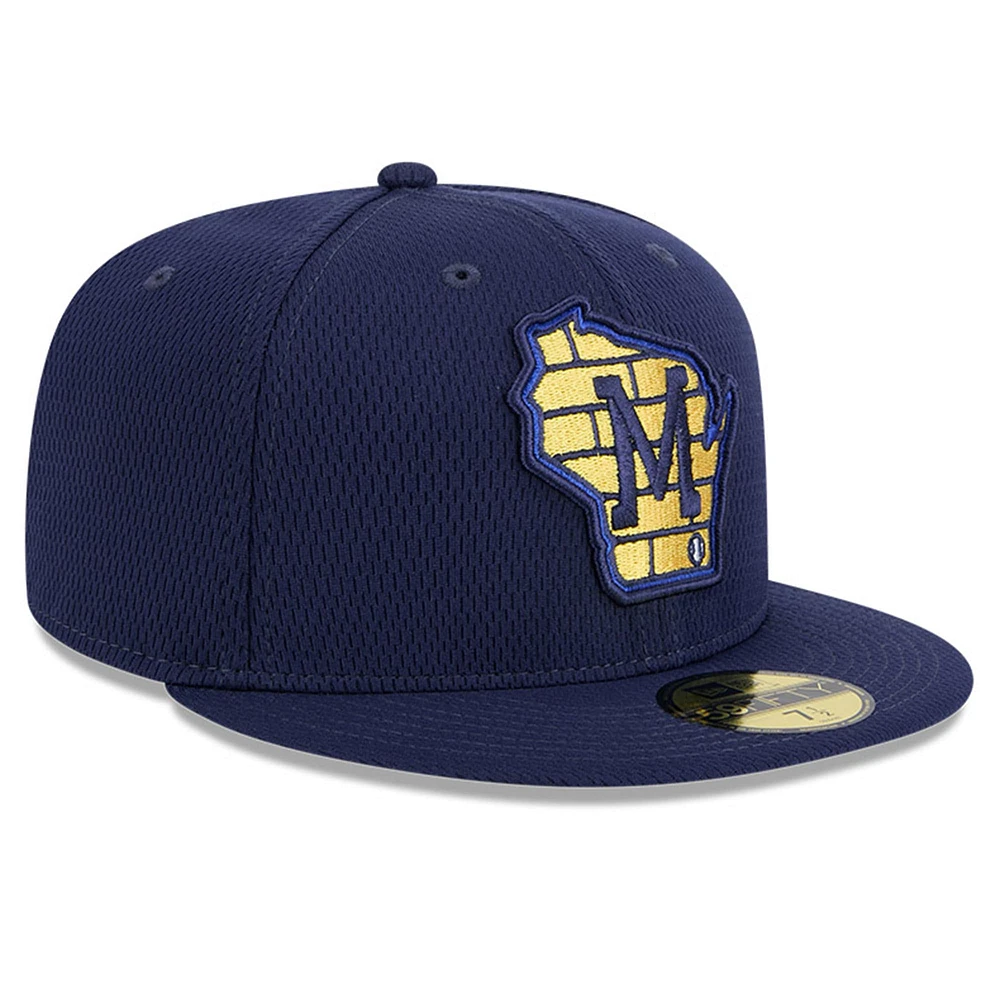 Men's New Era Navy Milwaukee Brewers 2025 MLB Clubhouse 59FIFTY Fitted Hat