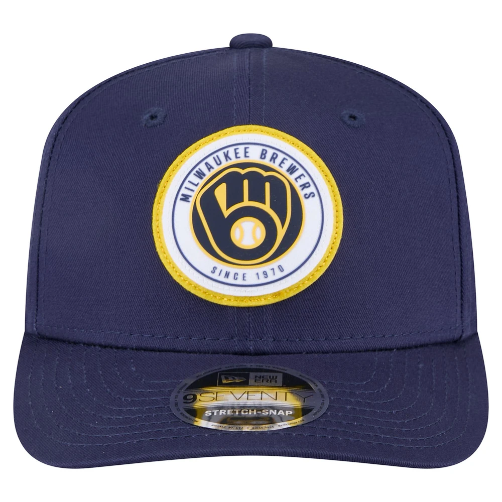 Men's New Era Navy Milwaukee Brewers Circle Patch 9SEVENTY Stretch-Snap Hat