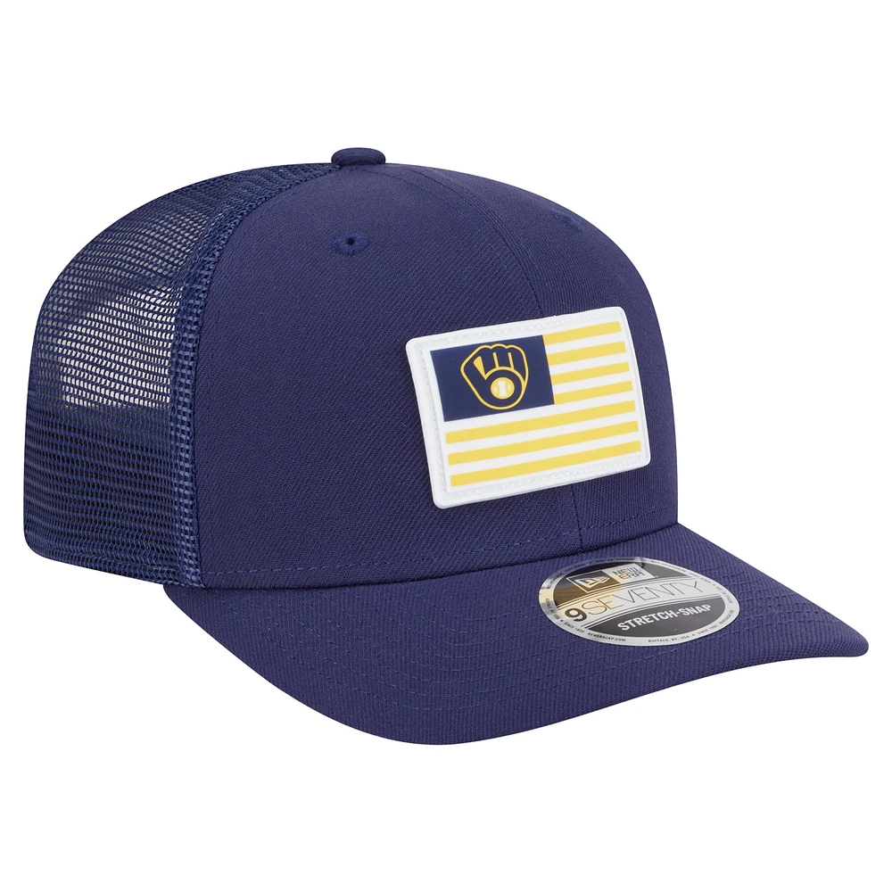 Men's New Era Navy Milwaukee Brewers Flag 9SEVENTY Stretch-Snap Hat