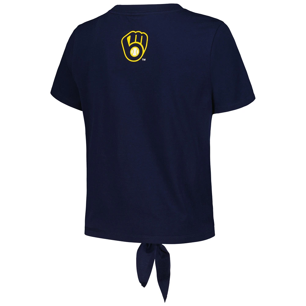 T-shirt torsadé sur le devant des Milwaukee Brewers de The Wild Collective pour femmes, bleu marine