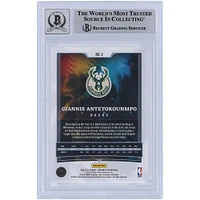 Giannis Antetokounmpo Milwaukee Bucks Autographié 2022-23 Panini Origins Vert #3 #5/5 Beckett Fanatics Witnessed Authenticated 10 Card