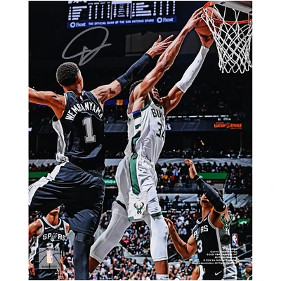 Giannis Antetokounmpo Milwaukee Bucks Autographed 8" x 10" Dunk vs. San Antonio Spurs Photograph
