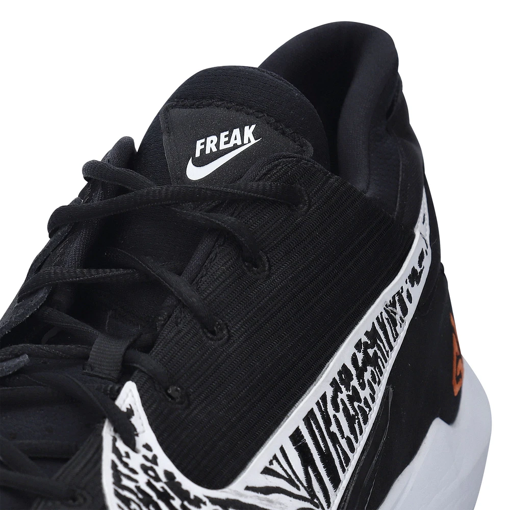 Giannis Antetokounmpo Milwaukee Bucks Autographed Game-Used Black Nike Shoes vs. Miami Heat on August 31 2020 with Multiple Inscriptions