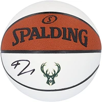 Ballon de basket Spalding White Panel autographié par Giannis Antetokounmpo des Milwaukee Bucks