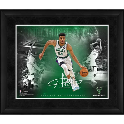 Collage de signatures en fac-similé des Milwaukee Bucks de Giannis Antetokounmpo, 16" x 20"
