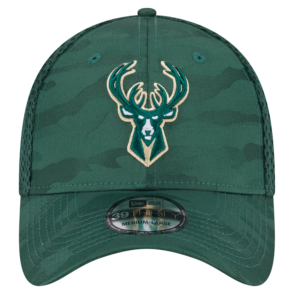 Casquette 39THIRTY Flex camouflage subtil vert chasseur Milwaukee Bucks New Era pour homme