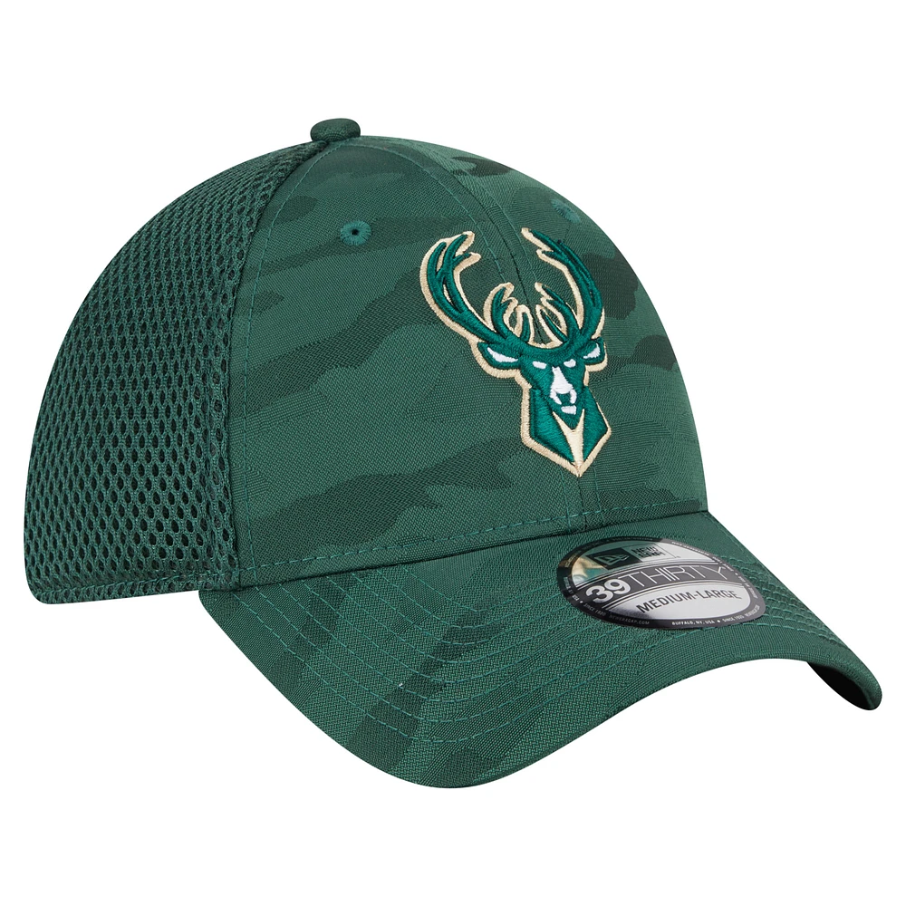 Casquette 39THIRTY Flex camouflage subtil vert chasseur Milwaukee Bucks New Era pour homme
