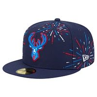 Casquette ajustée 59FIFTY Americana Fireworks des Milwaukee Bucks de New Era pour homme, bleu marine