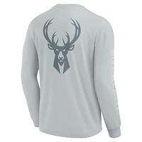 T-shirt à manches longues Fanatics gris Milwaukee Bucks Elements Strive pour hommes