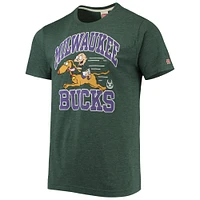 T-shirt à trois mélanges Hommage Hunter Green Milwaukee Bucks NBA x Razmoket pour homme