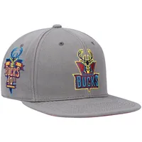 Casquette ajustée pour homme Mitchell & Ness Charcoal Milwaukee Bucks Hardwood Classics 40th Anniversary Carbon Cabernet