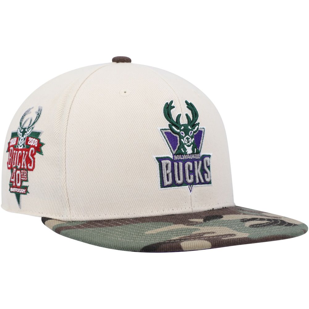 Mitchell & Ness Men's Bucks Off White Fitted Hat Cream Size 8 | MODA3