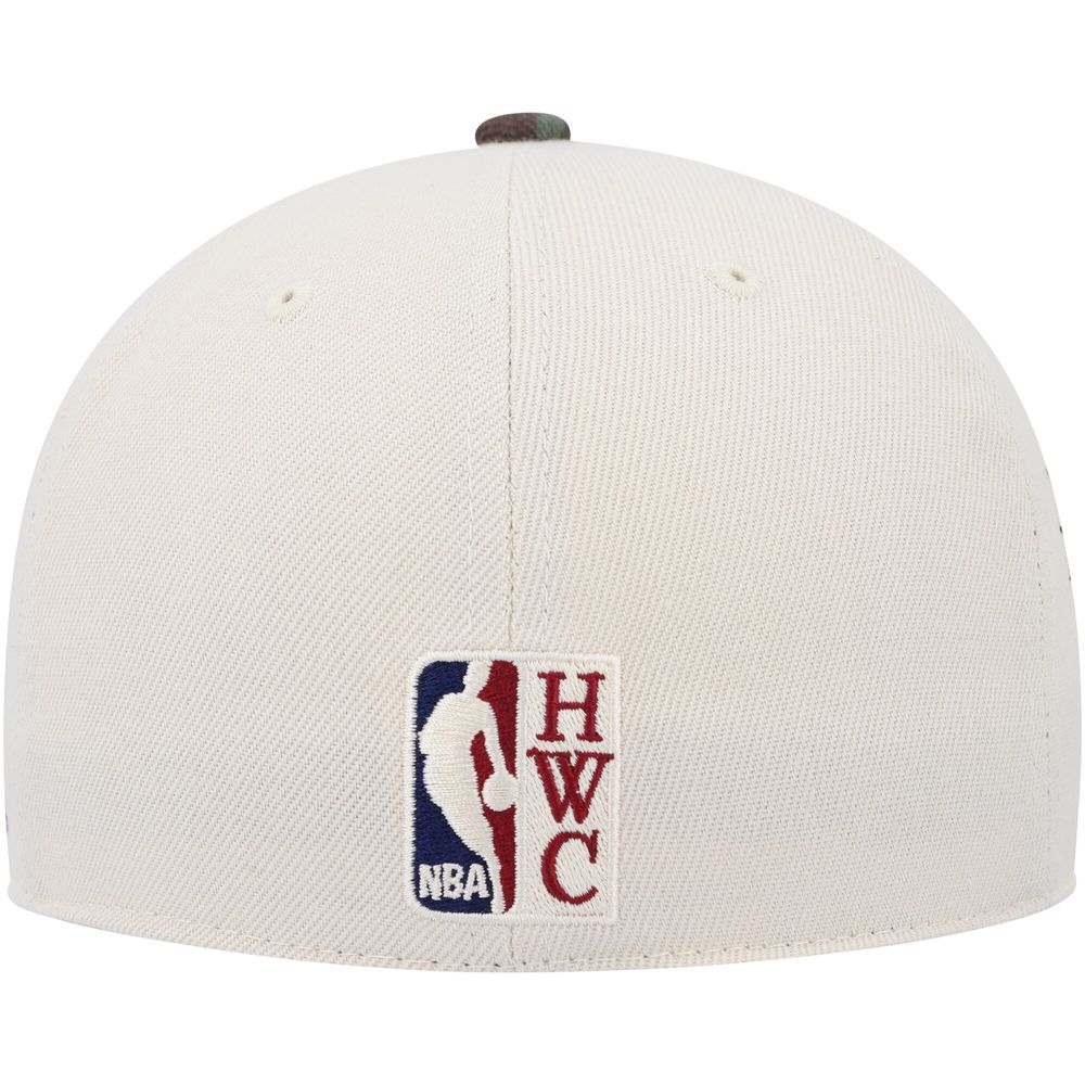 Mitchell & Ness Men's Bucks Off White Fitted Hat Cream Size 8 | MODA3