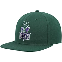 Men's Mitchell & Ness Green Milwaukee Bucks Hardwood Classics Team Ground 2.0 Snapback Hat