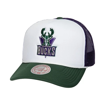 Casquette snapback de camionneur avant en mousse pour hommes Mitchell & Ness Milwaukee Bucks Hardwood Classics Blocker blanche