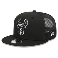 Casquette de camionneur à visière snapback Milwaukee Bucks 9FIFTY New Era noire pour homme