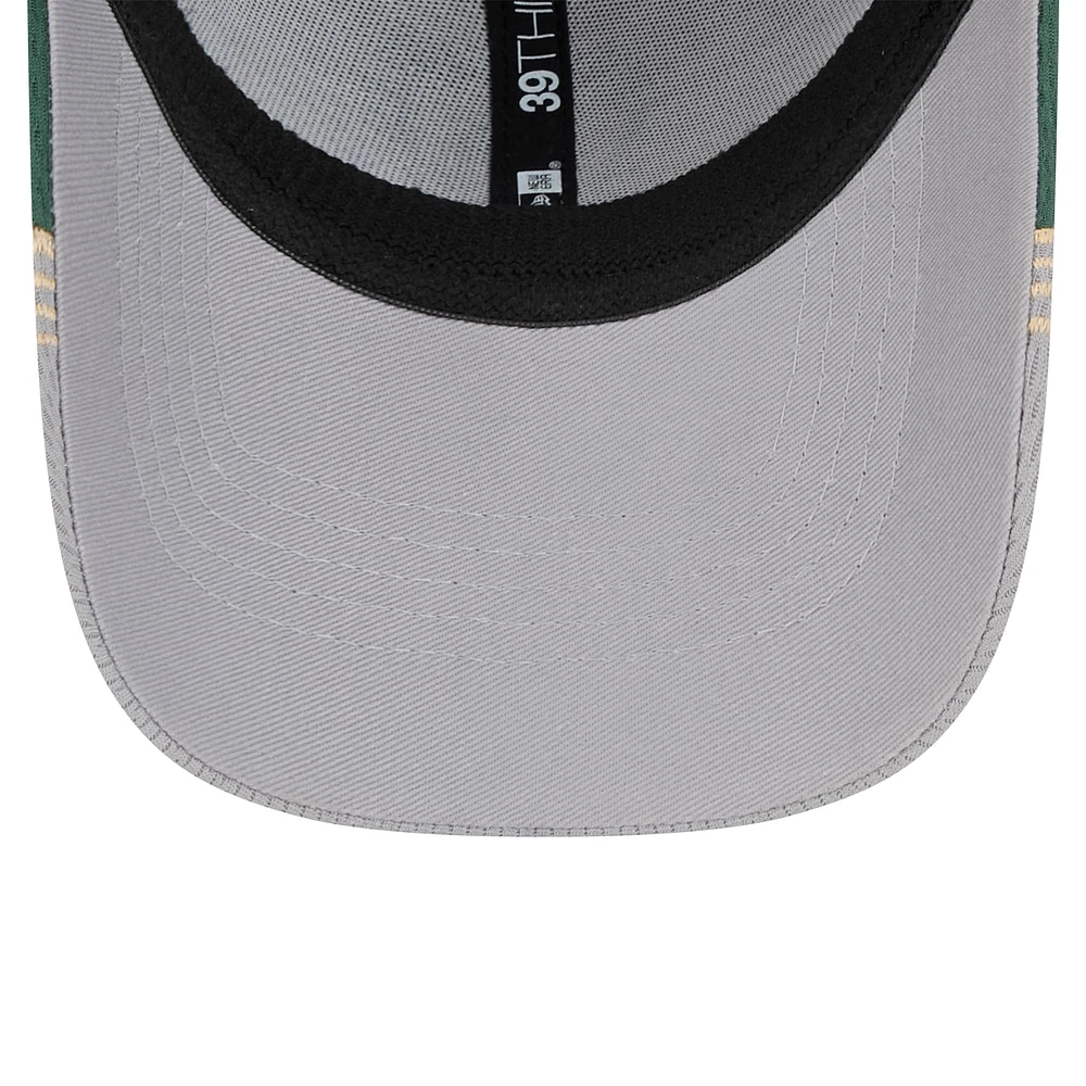 Casquette New Era gris/vert chasseur Milwaukee Bucks Active Trim 39THIRTY Flex pour hommes