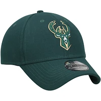 Men's New Era Green Milwaukee Bucks Team Classic 39THIRTY Flex Hat