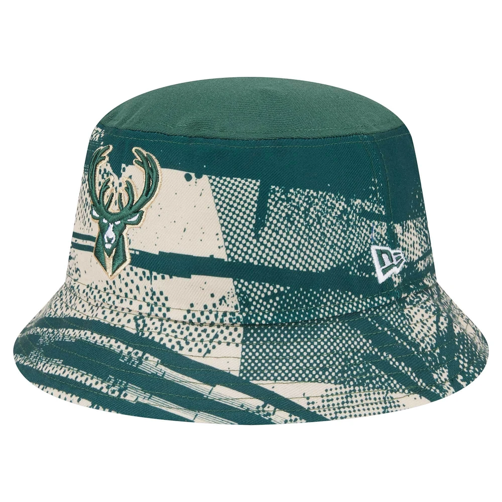 Chapeau Bob Milwaukee Bucks Tip-Off de New Era pour homme, vert chasseur/crème