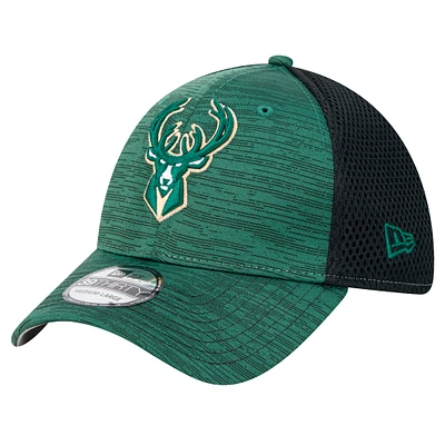 Men's New Era Hunter Green Milwaukee Bucks Active Tech Neo Flex 39THIRTY Hat