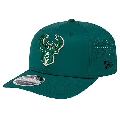 Casquette ajustable extensible à boutons-pression New Era Hunter Green Milwaukee Bucks Adventure Perform COOLERA 9SEVENTY pour homme