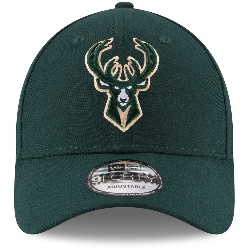 Casquette ajustable 9FORTY de la couleur officielle de l'équipe des Milwaukee Bucks New Era Hunter Green pour homme