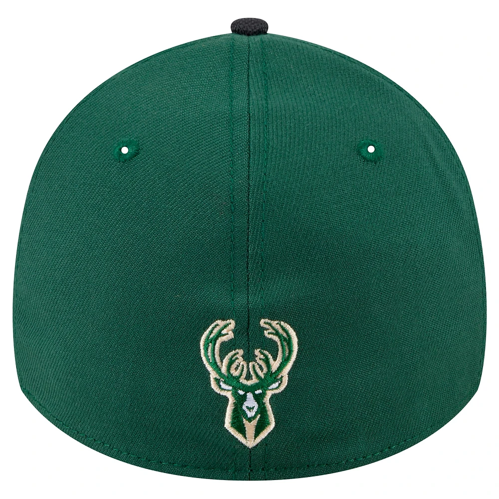 Men's New Era Hunter Green Milwaukee Bucks Sport Night Visor Hit 39THIRTY Flex Hat