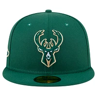 Men's New Era Hunter Green Milwaukee Bucks Throwback Pennant 59FIFTY Fitted Hat