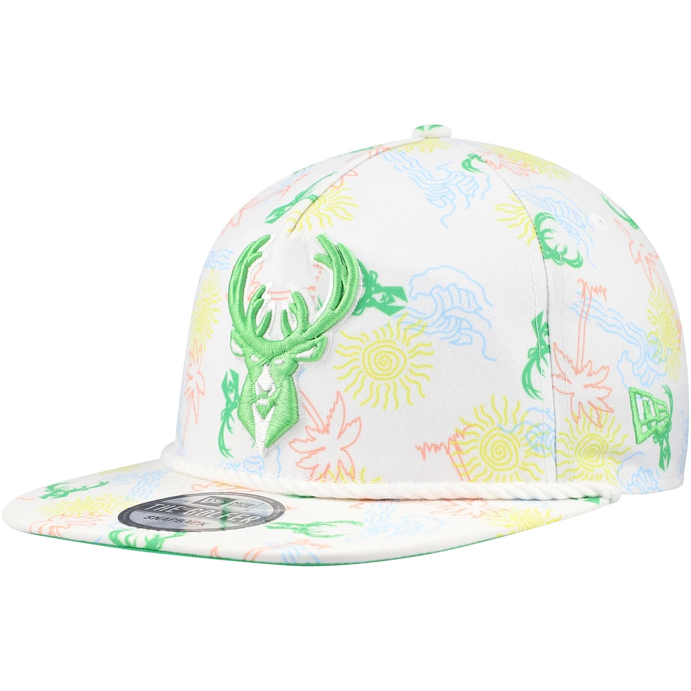 Casquette réglable de golfeur New Era Milwaukee Bucks Palm Trees and Waves blanche pour hommes