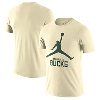 T-shirt Nike Cream Milwaukee Bucks Essential Jumpman pour homme