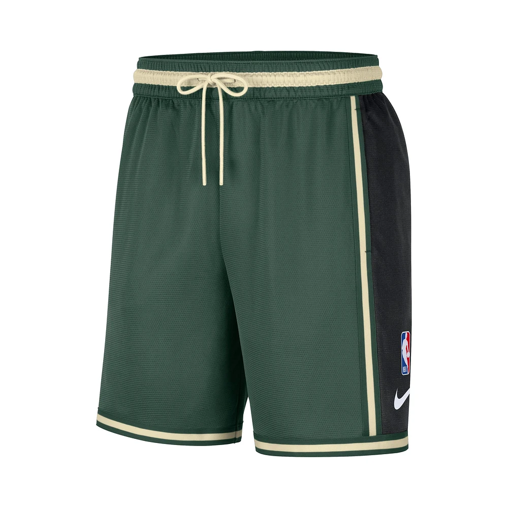 Short Performance d'avant-match des Milwaukee Bucks Nike Hunter vert pour homme