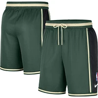 Short Performance d'avant-match des Milwaukee Bucks Nike Hunter vert pour homme