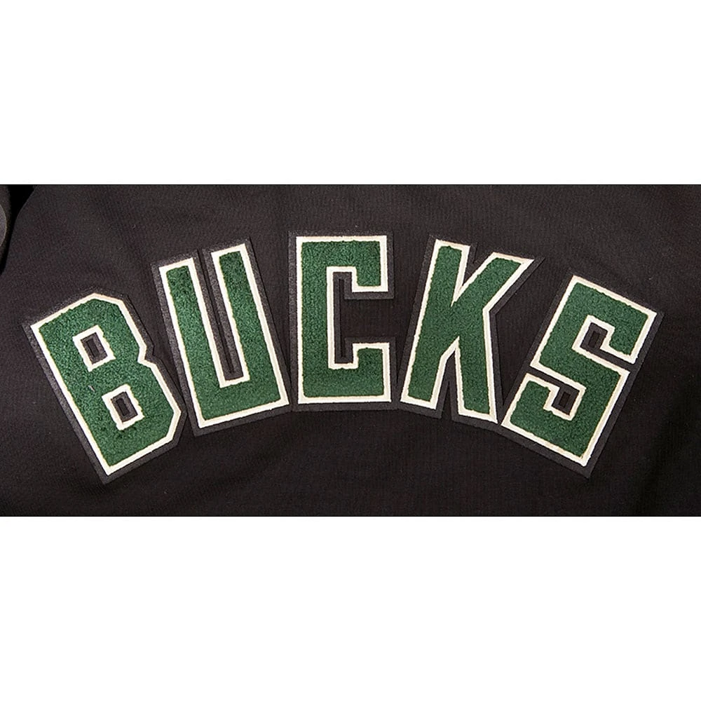 Men's Pro Standard Black Milwaukee Bucks Classic Chenille - T-Shirt