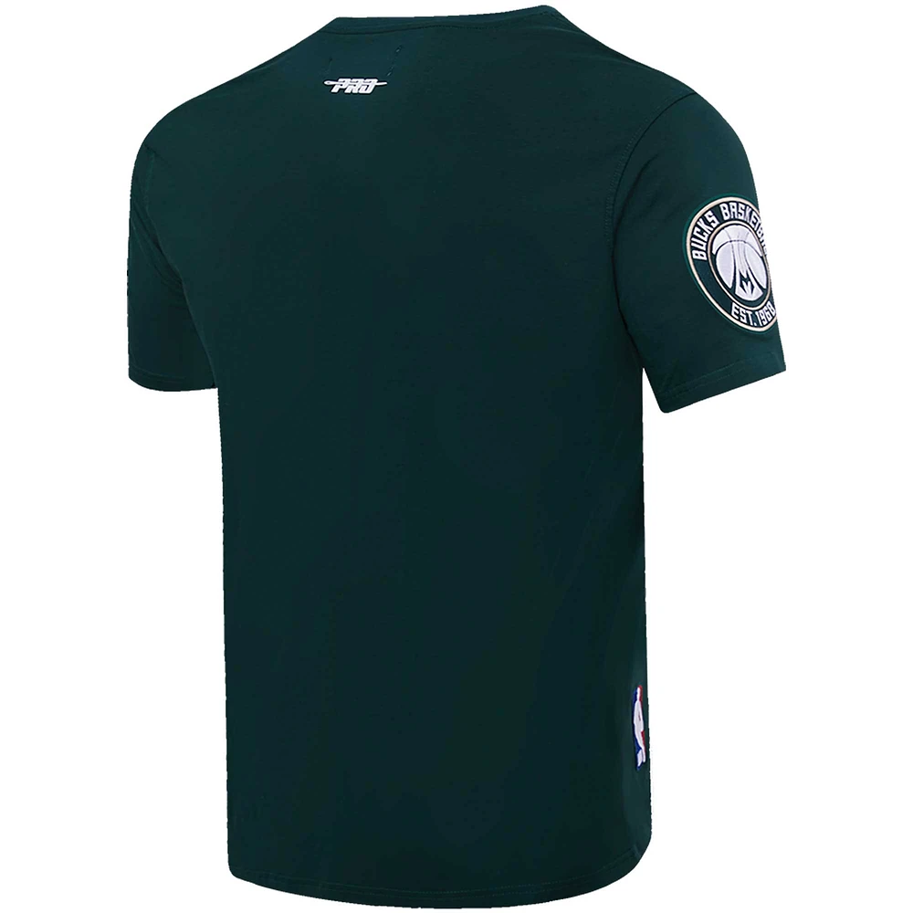 Pro Standard Giannis Antetokounmpo, Jrue Holiday, Khris Middleton Hunter Green Milwaukee Bucks Multi Lineup T-shirt pour homme