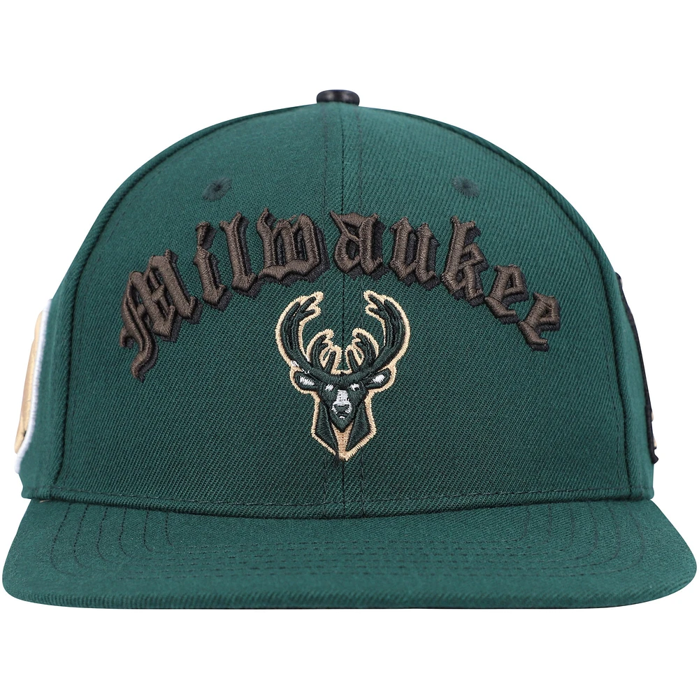 Casquette Pro Standard Hunter Green Milwaukee Bucks Old English Snapback pour homme