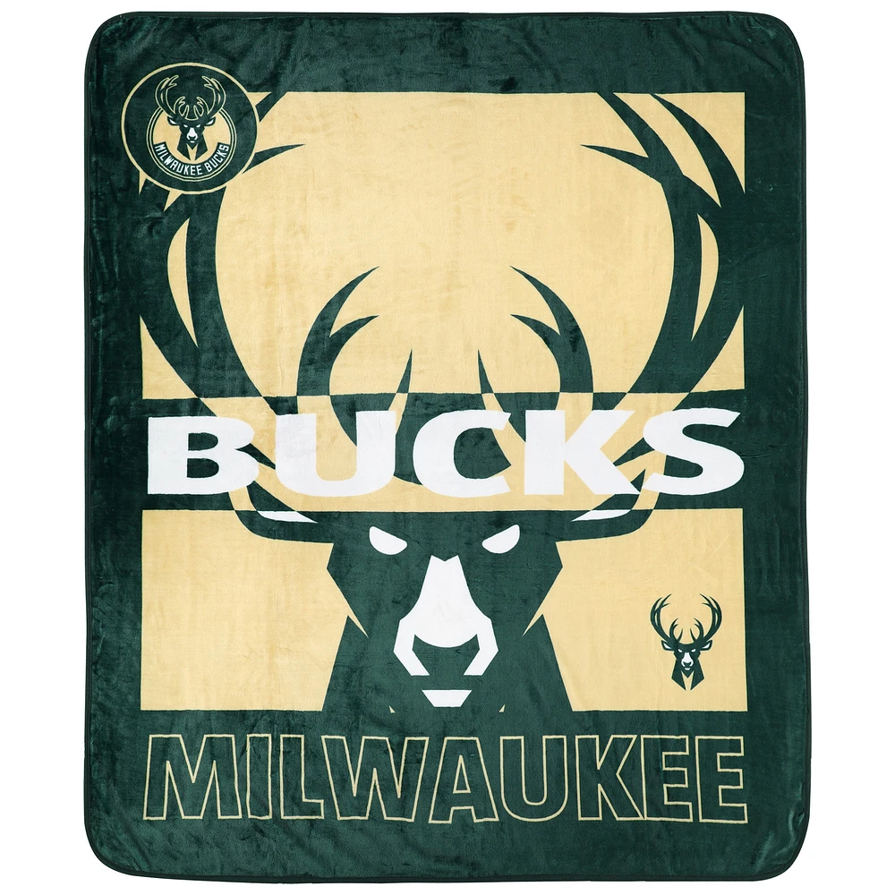 Milwaukee Bucks 50'' x 60'' Raschel Blanket