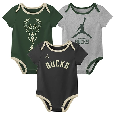 Ensemble de trois bodies Jordan Brand Milwaukee Bucks Statement Edition pour nouveau-né et nourrisson