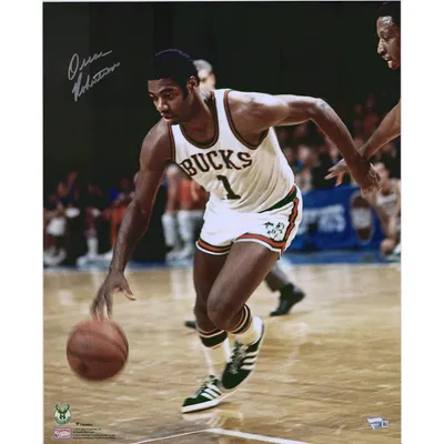 Men's Mitchell & Ness Oscar Robertson Green Milwaukee Bucks 1970-71 Hardwood Classics 75th Anniversary Diamond Swingman Jersey