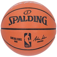 Ballon de basket Spalding autographié par Oscar Robertson des Milwaukee Bucks