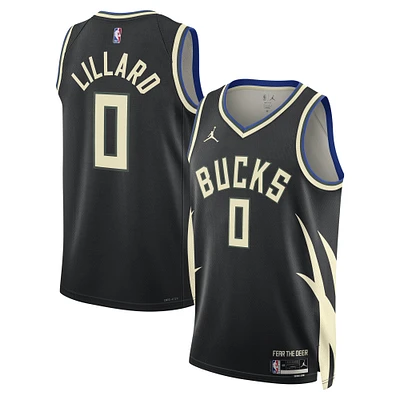 Maillot unisexe Jordan Brand Damian Lillard noir Milwaukee Bucks Swingman Player - Statement Edition