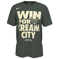 T-shirt Nike unisexe vert chasseur Milwaukee Bucks, Playoffs NBA 2025, Mantra sur le terrain