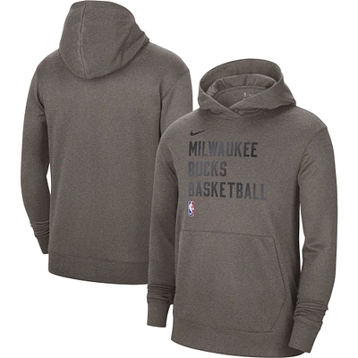 Sweat à capuche unisexe Nike Olive Milwaukee Bucks 2023/24 Performance Spotlight On-Cour Practice