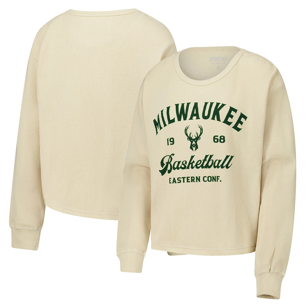 T-shirt unisexe en tricot gaufré à manches longues Cullen de la collection High Country des Milwaukee Bucks couleur crème Sportiqe