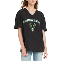 T-shirt à col en V Ashley des Milwaukee Bucks de Tommy Jeans pour femme, noir