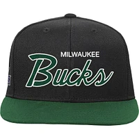 Casquette snapback noire Milwaukee Bucks Team Script pour jeune Mitchell & Ness