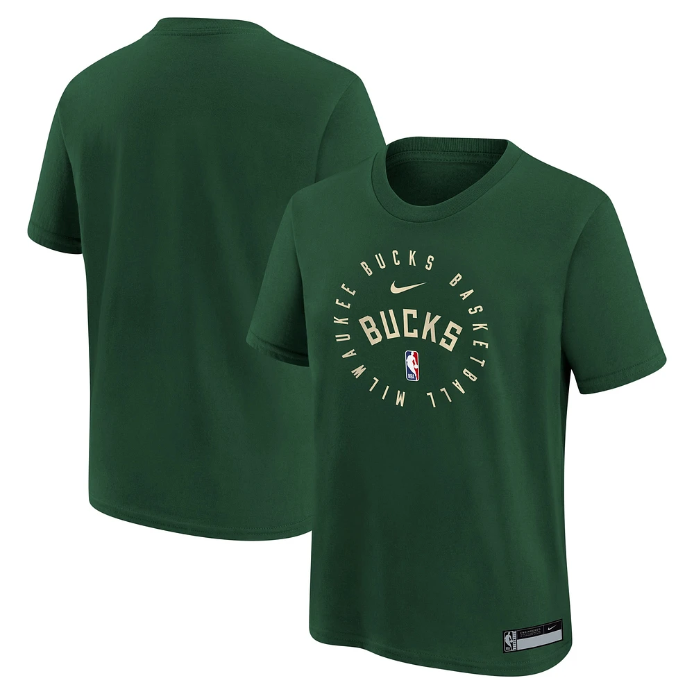 T-shirt d'entraînement Nike Hunter Green Milwaukee Bucks pour jeunes