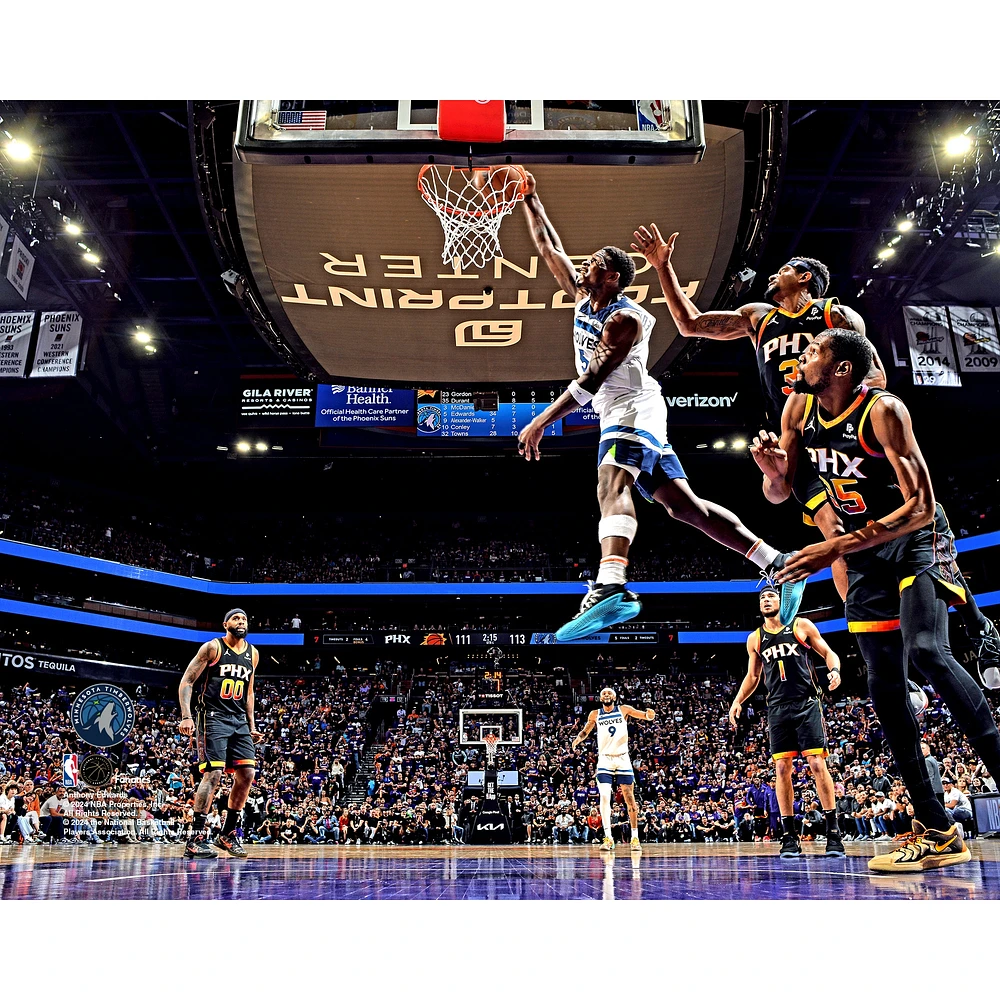 Photographie du dunk d'Anthony Edwards des Minnesota Timberwolves lors premier tour éliminatoires de la Conférence Ouest 2024, match 4 contre les Phoenix Suns