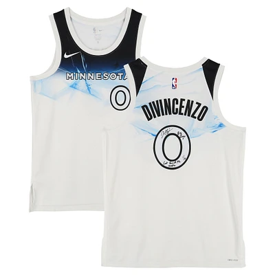 Maillot Swingman Nike City Edition 2024-25 blanc dédicacé par Donte DiVincenzo des Minnesota Timberwolves avec inscriptions « Big Ragu » et « Can't Knock the Hustle