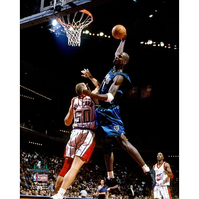 Photographie non signée du dunk à une main de Kevin Garnett, Minnesota Timberwolves, Hardwood Classics