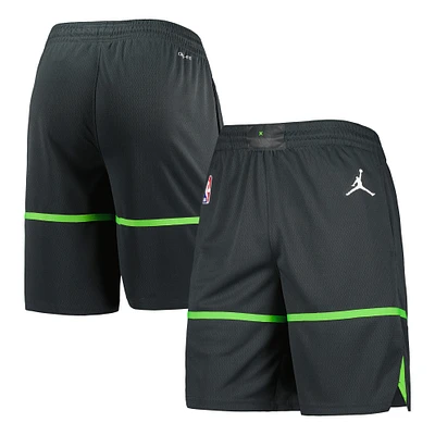 Jordan Brand Minnesota Timberwolves 2022/2023 Statement Edition Swingman Performance Short pour Homme Gris